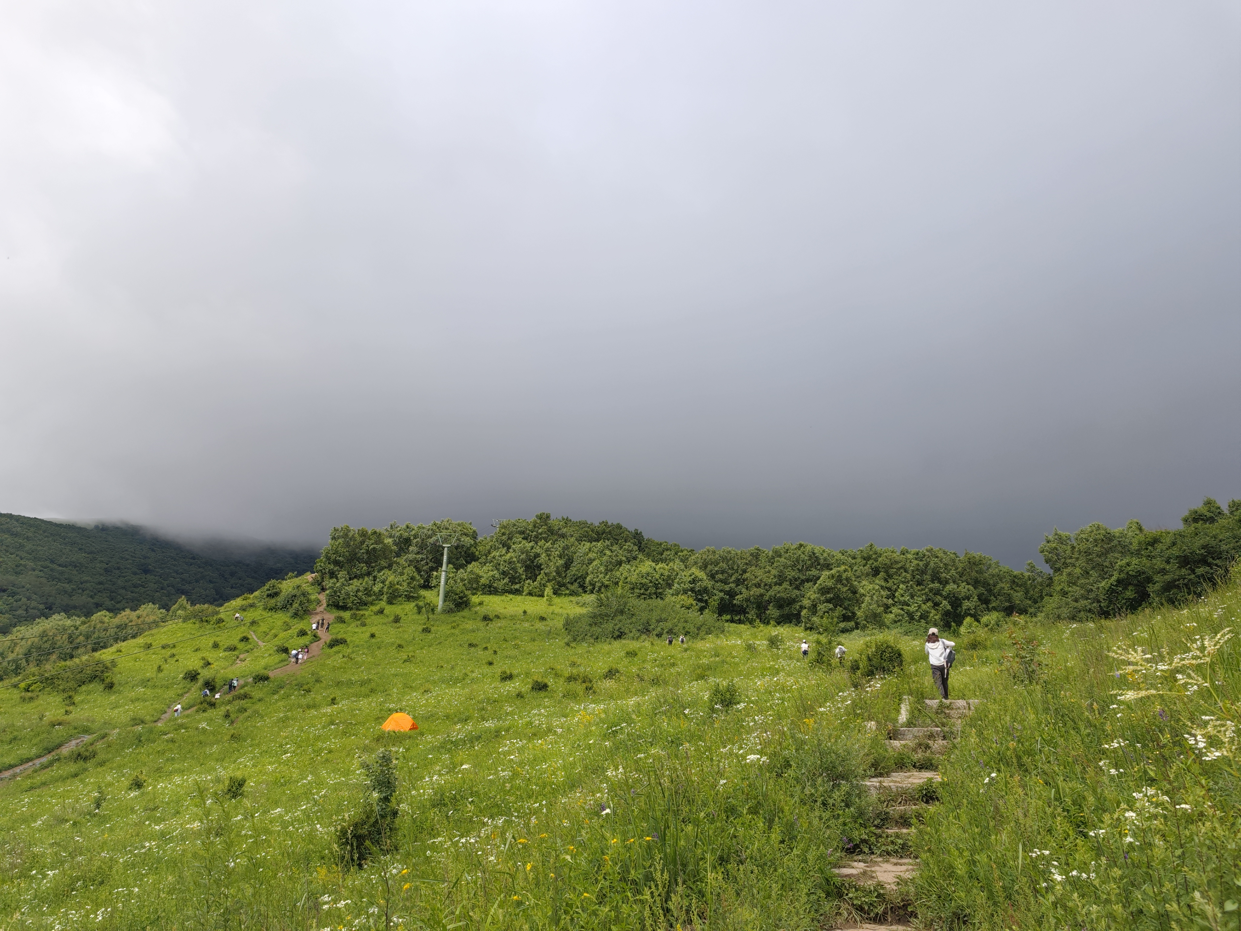 东灵山